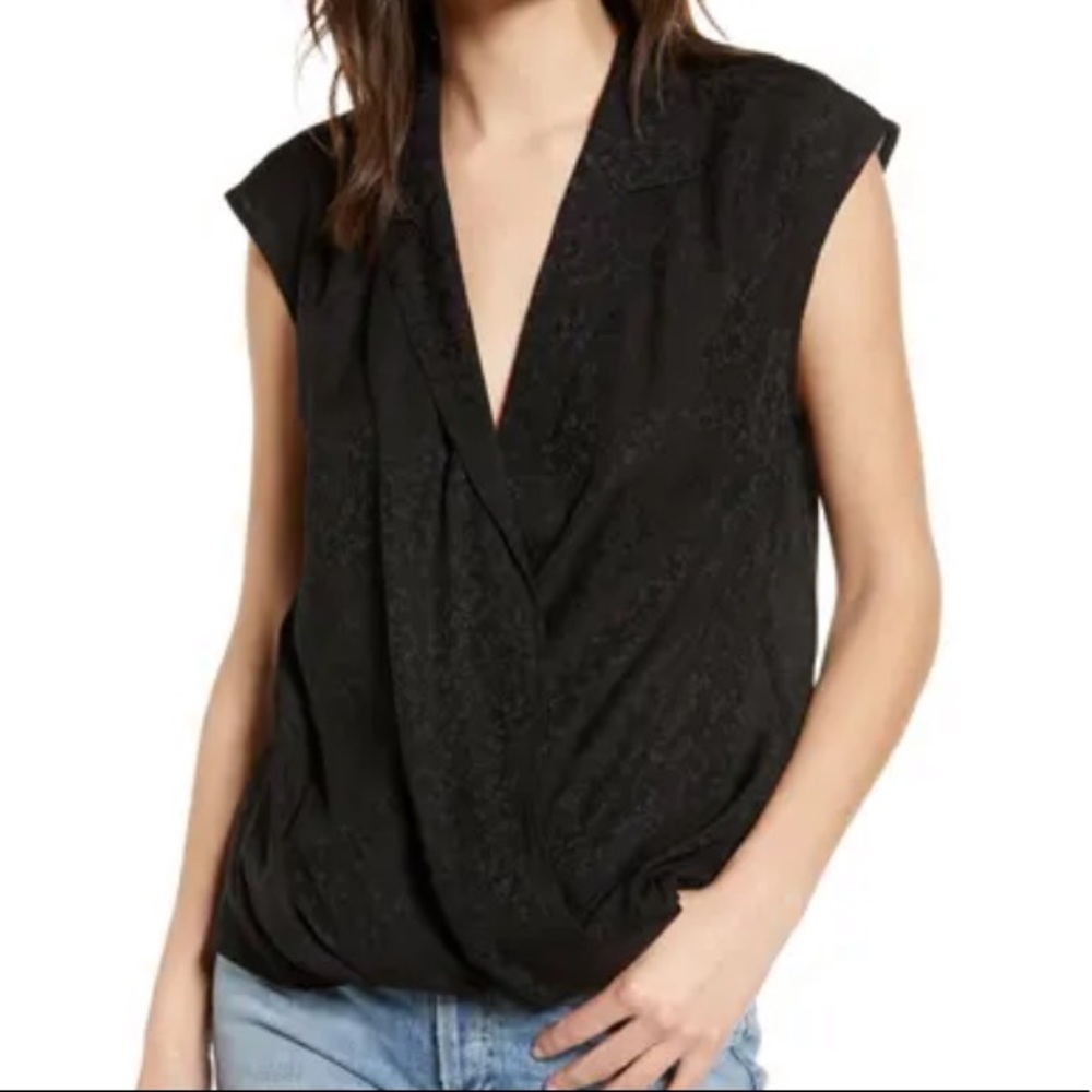 Chelsea28 cap sleeve blouse Tuck Drape black L NWOT